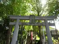 弥生神社の鳥居