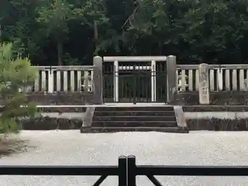 天智天皇陵(山科陵)の本殿・本堂