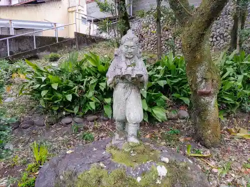 青衾社（北方町）の像