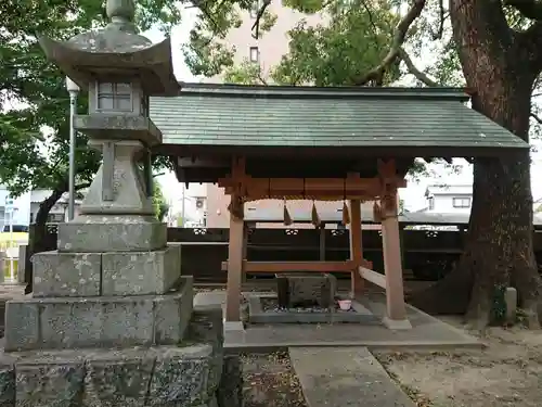 神明社の手水舎