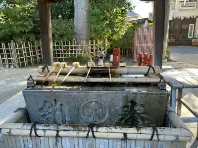 越ヶ谷久伊豆神社の手水舎