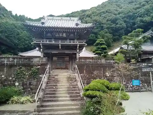 霊巌寺の山門・神門