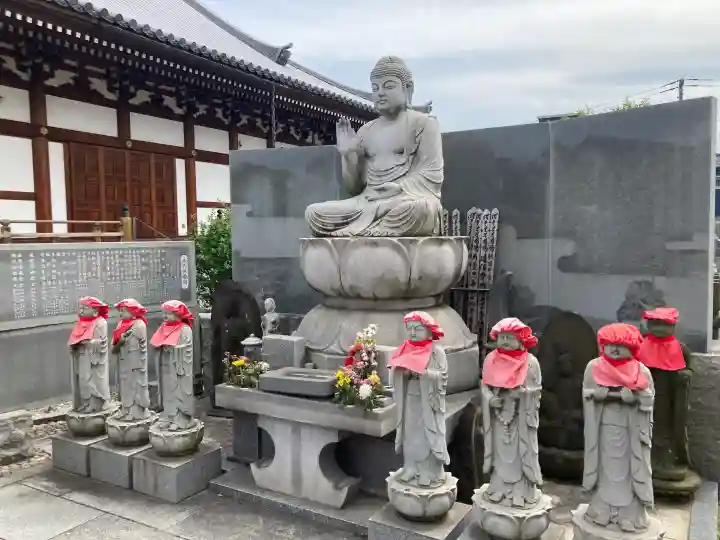 無量院の{uncategorized: "未分類", other: "その他", undefined: "問題あり", building: "その他建物", grave: "お墓", sacred_gate: "鳥居", guardian: "狛犬", statue: "像", buddha: "仏像", history: "歴史", nature: "自然", garden: "庭園", animal: "動物", pagoda: "塔", temizu: "手水舎", mountain_gate: "山門・神門", sanctuary: "本殿・本堂", subordinate: "末社・摂社", art: "芸術", scenery: "景色", jizo: "地蔵", ema: "絵馬", goshuin: "御朱印", omikuji: "おみくじ", items: "授与品その他", amulet: "お守り", goshuincho: "御朱印帳", eats: "食事", festival: "お祭り", votive_dance: "神楽", shichigosan: "七五三参", wedding: "結婚式", experience: "体験その他", initially: "初詣", around: "周辺", anti_infection: "感染症対策"}