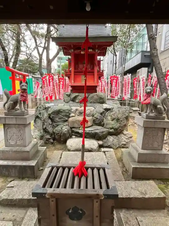 連理稲荷神社の{uncategorized: "未分類", other: "その他", undefined: "問題あり", building: "その他建物", grave: "お墓", sacred_gate: "鳥居", guardian: "狛犬", statue: "像", buddha: "仏像", history: "歴史", nature: "自然", garden: "庭園", animal: "動物", pagoda: "塔", temizu: "手水舎", mountain_gate: "山門・神門", sanctuary: "本殿・本堂", subordinate: "末社・摂社", art: "芸術", scenery: "景色", jizo: "地蔵", ema: "絵馬", goshuin: "御朱印", omikuji: "おみくじ", items: "授与品その他", amulet: "お守り", goshuincho: "御朱印帳", eats: "食事", festival: "お祭り", votive_dance: "神楽", shichigosan: "七五三参", wedding: "結婚式", experience: "体験その他", initially: "初詣", around: "周辺", anti_infection: "感染症対策"}