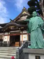 慈眼寺の像