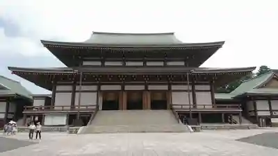 成田山新勝寺の本殿・本堂