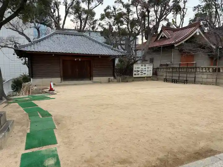 敏馬神社の{uncategorized: "未分類", other: "その他", undefined: "問題あり", building: "その他建物", grave: "お墓", sacred_gate: "鳥居", guardian: "狛犬", statue: "像", buddha: "仏像", history: "歴史", nature: "自然", garden: "庭園", animal: "動物", pagoda: "塔", temizu: "手水舎", mountain_gate: "山門・神門", sanctuary: "本殿・本堂", subordinate: "末社・摂社", art: "芸術", scenery: "景色", jizo: "地蔵", ema: "絵馬", goshuin: "御朱印", omikuji: "おみくじ", items: "授与品その他", amulet: "お守り", goshuincho: "御朱印帳", eats: "食事", festival: "お祭り", votive_dance: "神楽", shichigosan: "七五三参", wedding: "結婚式", experience: "体験その他", initially: "初詣", around: "周辺", anti_infection: "感染症対策"}