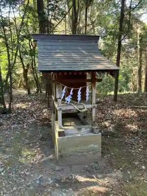 鴨鳥五所神社の{uncategorized: "未分類", other: "その他", undefined: "問題あり", building: "その他建物", grave: "お墓", sacred_gate: "鳥居", guardian: "狛犬", statue: "像", buddha: "仏像", history: "歴史", nature: "自然", garden: "庭園", animal: "動物", pagoda: "塔", temizu: "手水舎", mountain_gate: "山門・神門", sanctuary: "本殿・本堂", subordinate: "末社・摂社", art: "芸術", scenery: "景色", jizo: "地蔵", ema: "絵馬", goshuin: "御朱印", omikuji: "おみくじ", items: "授与品その他", amulet: "お守り", goshuincho: "御朱印帳", eats: "食事", festival: "お祭り", votive_dance: "神楽", shichigosan: "七五三参", wedding: "結婚式", experience: "体験その他", initially: "初詣", around: "周辺", anti_infection: "感染症対策"}