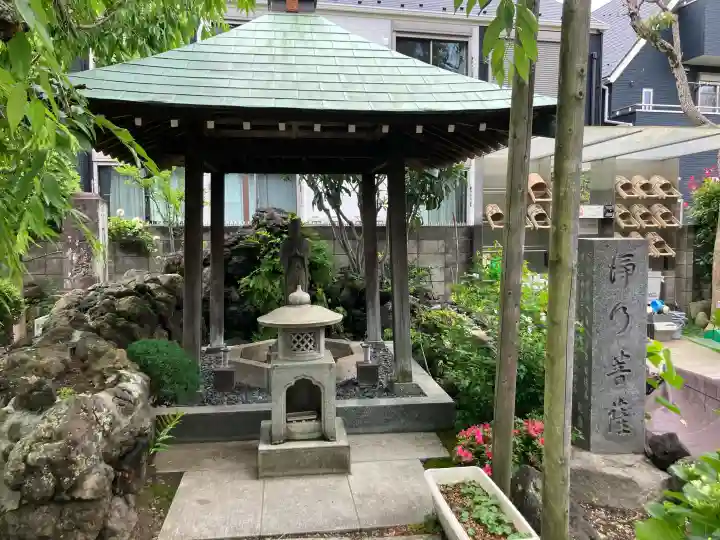 善慶寺の{uncategorized: "未分類", other: "その他", undefined: "問題あり", building: "その他建物", grave: "お墓", sacred_gate: "鳥居", guardian: "狛犬", statue: "像", buddha: "仏像", history: "歴史", nature: "自然", garden: "庭園", animal: "動物", pagoda: "塔", temizu: "手水舎", mountain_gate: "山門・神門", sanctuary: "本殿・本堂", subordinate: "末社・摂社", art: "芸術", scenery: "景色", jizo: "地蔵", ema: "絵馬", goshuin: "御朱印", omikuji: "おみくじ", items: "授与品その他", amulet: "お守り", goshuincho: "御朱印帳", eats: "食事", festival: "お祭り", votive_dance: "神楽", shichigosan: "七五三参", wedding: "結婚式", experience: "体験その他", initially: "初詣", around: "周辺", anti_infection: "感染症対策"}