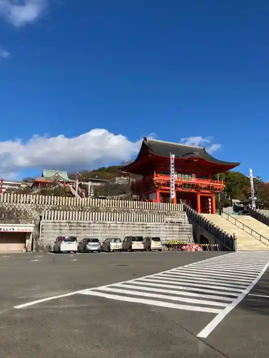 成田山名古屋別院大聖寺(犬山成田山)の山門・神門