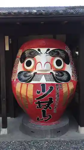 達磨寺の像