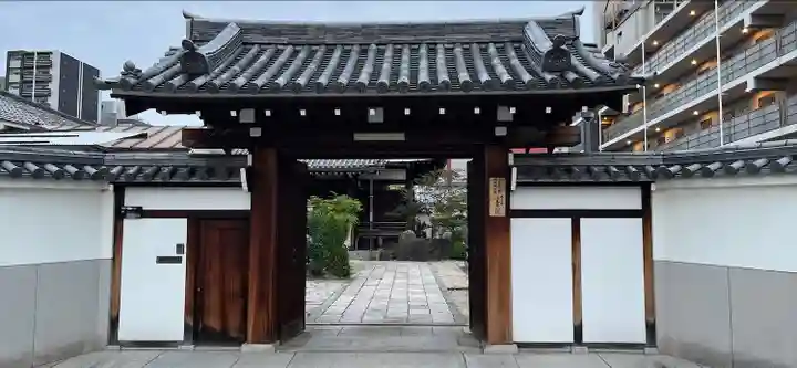 長圓寺(法善寺別院)の山門・神門