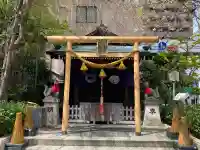 茶ノ木神社の{uncategorized: "未分類", other: "その他", undefined: "問題あり", building: "その他建物", grave: "お墓", sacred_gate: "鳥居", guardian: "狛犬", statue: "像", buddha: "仏像", history: "歴史", nature: "自然", garden: "庭園", animal: "動物", pagoda: "塔", temizu: "手水舎", mountain_gate: "山門・神門", sanctuary: "本殿・本堂", subordinate: "末社・摂社", art: "芸術", scenery: "景色", jizo: "地蔵", ema: "絵馬", goshuin: "御朱印", omikuji: "おみくじ", items: "授与品その他", amulet: "お守り", goshuincho: "御朱印帳", eats: "食事", festival: "お祭り", votive_dance: "神楽", shichigosan: "七五三参", wedding: "結婚式", experience: "体験その他", initially: "初詣", around: "周辺", anti_infection: "感染症対策"}