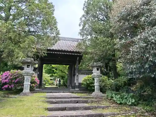 宝金剛寺の{uncategorized: "未分類", other: "その他", undefined: "問題あり", building: "その他建物", grave: "お墓", sacred_gate: "鳥居", guardian: "狛犬", statue: "像", buddha: "仏像", history: "歴史", nature: "自然", garden: "庭園", animal: "動物", pagoda: "塔", temizu: "手水舎", mountain_gate: "山門・神門", sanctuary: "本殿・本堂", subordinate: "末社・摂社", art: "芸術", scenery: "景色", jizo: "地蔵", ema: "絵馬", goshuin: "御朱印", omikuji: "おみくじ", items: "授与品その他", amulet: "お守り", goshuincho: "御朱印帳", eats: "食事", festival: "お祭り", votive_dance: "神楽", shichigosan: "七五三参", wedding: "結婚式", experience: "体験その他", initially: "初詣", around: "周辺", anti_infection: "感染症対策"}