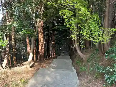 圡生神社の庭園