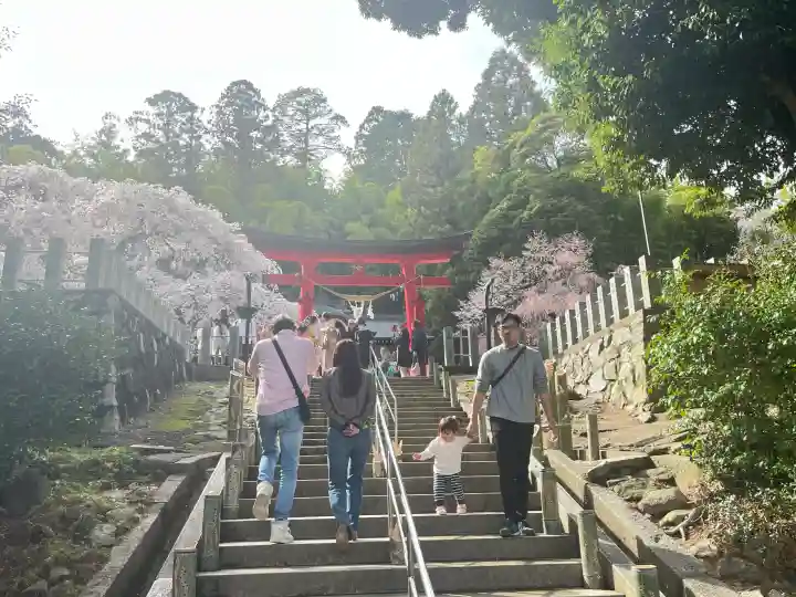 小川諏訪神社の{uncategorized: "未分類", other: "その他", undefined: "問題あり", building: "その他建物", grave: "お墓", sacred_gate: "鳥居", guardian: "狛犬", statue: "像", buddha: "仏像", history: "歴史", nature: "自然", garden: "庭園", animal: "動物", pagoda: "塔", temizu: "手水舎", mountain_gate: "山門・神門", sanctuary: "本殿・本堂", subordinate: "末社・摂社", art: "芸術", scenery: "景色", jizo: "地蔵", ema: "絵馬", goshuin: "御朱印", omikuji: "おみくじ", items: "授与品その他", amulet: "お守り", goshuincho: "御朱印帳", eats: "食事", festival: "お祭り", votive_dance: "神楽", shichigosan: "七五三参", wedding: "結婚式", experience: "体験その他", initially: "初詣", around: "周辺", anti_infection: "感染症対策"}
