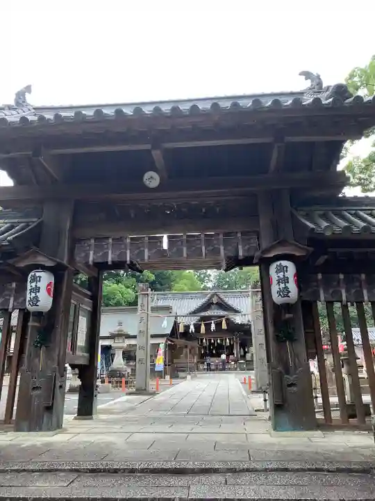 冠纓神社の山門・神門