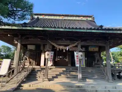 放生津八幡宮の本殿・本堂