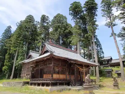 劔神社の本殿