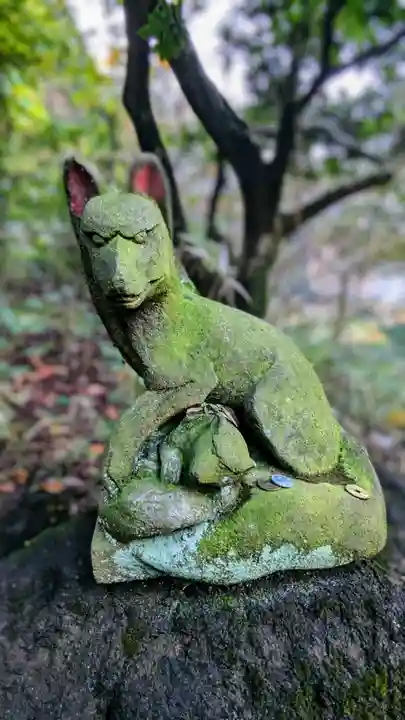 白金氷川神社の狛犬