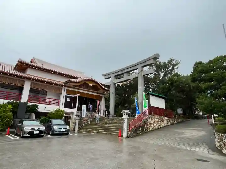 波上宮の{uncategorized: "未分類", other: "その他", undefined: "問題あり", building: "その他建物", grave: "お墓", sacred_gate: "鳥居", guardian: "狛犬", statue: "像", buddha: "仏像", history: "歴史", nature: "自然", garden: "庭園", animal: "動物", pagoda: "塔", temizu: "手水舎", mountain_gate: "山門・神門", sanctuary: "本殿・本堂", subordinate: "末社・摂社", art: "芸術", scenery: "景色", jizo: "地蔵", ema: "絵馬", goshuin: "御朱印", omikuji: "おみくじ", items: "授与品その他", amulet: "お守り", goshuincho: "御朱印帳", eats: "食事", festival: "お祭り", votive_dance: "神楽", shichigosan: "七五三参", wedding: "結婚式", experience: "体験その他", initially: "初詣", around: "周辺", anti_infection: "感染症対策"}