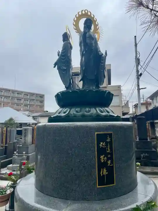 大龍寺の{uncategorized: "未分類", other: "その他", undefined: "問題あり", building: "その他建物", grave: "お墓", sacred_gate: "鳥居", guardian: "狛犬", statue: "像", buddha: "仏像", history: "歴史", nature: "自然", garden: "庭園", animal: "動物", pagoda: "塔", temizu: "手水舎", mountain_gate: "山門・神門", sanctuary: "本殿・本堂", subordinate: "末社・摂社", art: "芸術", scenery: "景色", jizo: "地蔵", ema: "絵馬", goshuin: "御朱印", omikuji: "おみくじ", items: "授与品その他", amulet: "お守り", goshuincho: "御朱印帳", eats: "食事", festival: "お祭り", votive_dance: "神楽", shichigosan: "七五三参", wedding: "結婚式", experience: "体験その他", initially: "初詣", around: "周辺", anti_infection: "感染症対策"}