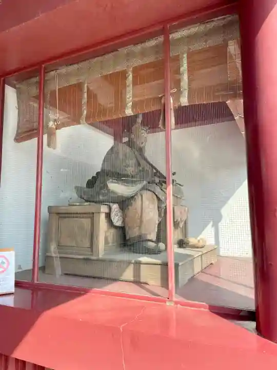 笠間稲荷神社の{uncategorized: "未分類", other: "その他", undefined: "問題あり", building: "その他建物", grave: "お墓", sacred_gate: "鳥居", guardian: "狛犬", statue: "像", buddha: "仏像", history: "歴史", nature: "自然", garden: "庭園", animal: "動物", pagoda: "塔", temizu: "手水舎", mountain_gate: "山門・神門", sanctuary: "本殿・本堂", subordinate: "末社・摂社", art: "芸術", scenery: "景色", jizo: "地蔵", ema: "絵馬", goshuin: "御朱印", omikuji: "おみくじ", items: "授与品その他", amulet: "お守り", goshuincho: "御朱印帳", eats: "食事", festival: "お祭り", votive_dance: "神楽", shichigosan: "七五三参", wedding: "結婚式", experience: "体験その他", initially: "初詣", around: "周辺", anti_infection: "感染症対策"}