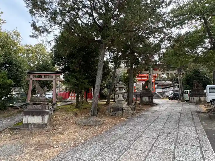 新日吉神宮の{uncategorized: "未分類", other: "その他", undefined: "問題あり", building: "その他建物", grave: "お墓", sacred_gate: "鳥居", guardian: "狛犬", statue: "像", buddha: "仏像", history: "歴史", nature: "自然", garden: "庭園", animal: "動物", pagoda: "塔", temizu: "手水舎", mountain_gate: "山門・神門", sanctuary: "本殿・本堂", subordinate: "末社・摂社", art: "芸術", scenery: "景色", jizo: "地蔵", ema: "絵馬", goshuin: "御朱印", omikuji: "おみくじ", items: "授与品その他", amulet: "お守り", goshuincho: "御朱印帳", eats: "食事", festival: "お祭り", votive_dance: "神楽", shichigosan: "七五三参", wedding: "結婚式", experience: "体験その他", initially: "初詣", around: "周辺", anti_infection: "感染症対策"}