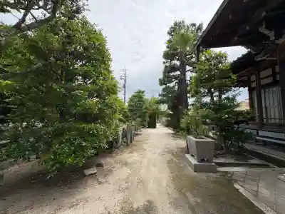 道入寺の{uncategorized: "未分類", other: "その他", undefined: "問題あり", building: "その他建物", grave: "お墓", sacred_gate: "鳥居", guardian: "狛犬", statue: "像", buddha: "仏像", history: "歴史", nature: "自然", garden: "庭園", animal: "動物", pagoda: "塔", temizu: "手水舎", mountain_gate: "山門・神門", sanctuary: "本殿・本堂", subordinate: "末社・摂社", art: "芸術", scenery: "景色", jizo: "地蔵", ema: "絵馬", goshuin: "御朱印", omikuji: "おみくじ", items: "授与品その他", amulet: "お守り", goshuincho: "御朱印帳", eats: "食事", festival: "お祭り", votive_dance: "神楽", shichigosan: "七五三参", wedding: "結婚式", experience: "体験その他", initially: "初詣", around: "周辺", anti_infection: "感染症対策"}