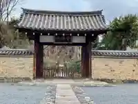 鹿王院の山門・神門