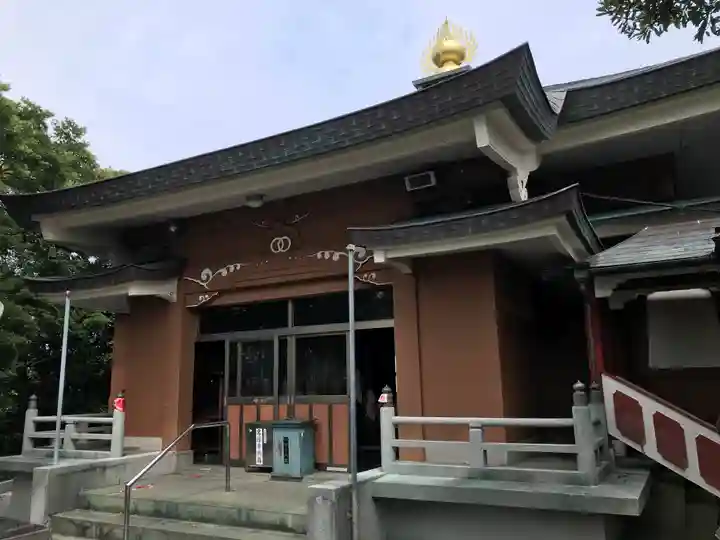 津照寺の本殿・本堂