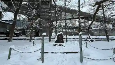 秋葉神社の{uncategorized: "未分類", other: "その他", undefined: "問題あり", building: "その他建物", grave: "お墓", sacred_gate: "鳥居", guardian: "狛犬", statue: "像", buddha: "仏像", history: "歴史", nature: "自然", garden: "庭園", animal: "動物", pagoda: "塔", temizu: "手水舎", mountain_gate: "山門・神門", sanctuary: "本殿・本堂", subordinate: "末社・摂社", art: "芸術", scenery: "景色", jizo: "地蔵", ema: "絵馬", goshuin: "御朱印", omikuji: "おみくじ", items: "授与品その他", amulet: "お守り", goshuincho: "御朱印帳", eats: "食事", festival: "お祭り", votive_dance: "神楽", shichigosan: "七五三参", wedding: "結婚式", experience: "体験その他", initially: "初詣", around: "周辺", anti_infection: "感染症対策"}