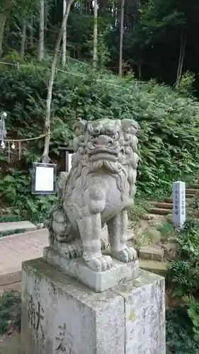 高麗神社の狛犬