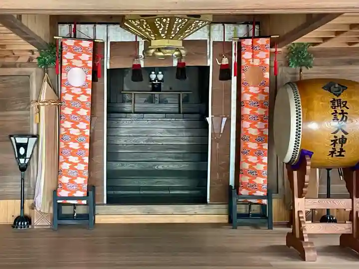 諏訪大神社の{uncategorized: "未分類", other: "その他", undefined: "問題あり", building: "その他建物", grave: "お墓", sacred_gate: "鳥居", guardian: "狛犬", statue: "像", buddha: "仏像", history: "歴史", nature: "自然", garden: "庭園", animal: "動物", pagoda: "塔", temizu: "手水舎", mountain_gate: "山門・神門", sanctuary: "本殿・本堂", subordinate: "末社・摂社", art: "芸術", scenery: "景色", jizo: "地蔵", ema: "絵馬", goshuin: "御朱印", omikuji: "おみくじ", items: "授与品その他", amulet: "お守り", goshuincho: "御朱印帳", eats: "食事", festival: "お祭り", votive_dance: "神楽", shichigosan: "七五三参", wedding: "結婚式", experience: "体験その他", initially: "初詣", around: "周辺", anti_infection: "感染症対策"}