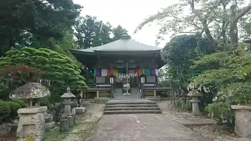 泉明寺の本殿・本堂