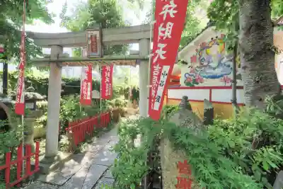 吉原弁財天本宮（吉原神社奥宮）の{uncategorized: "未分類", other: "その他", undefined: "問題あり", building: "その他建物", grave: "お墓", sacred_gate: "鳥居", guardian: "狛犬", statue: "像", buddha: "仏像", history: "歴史", nature: "自然", garden: "庭園", animal: "動物", pagoda: "塔", temizu: "手水舎", mountain_gate: "山門・神門", sanctuary: "本殿・本堂", subordinate: "末社・摂社", art: "芸術", scenery: "景色", jizo: "地蔵", ema: "絵馬", goshuin: "御朱印", omikuji: "おみくじ", items: "授与品その他", amulet: "お守り", goshuincho: "御朱印帳", eats: "食事", festival: "お祭り", votive_dance: "神楽", shichigosan: "七五三参", wedding: "結婚式", experience: "体験その他", initially: "初詣", around: "周辺", anti_infection: "感染症対策"}