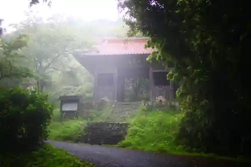 光明寺の山門