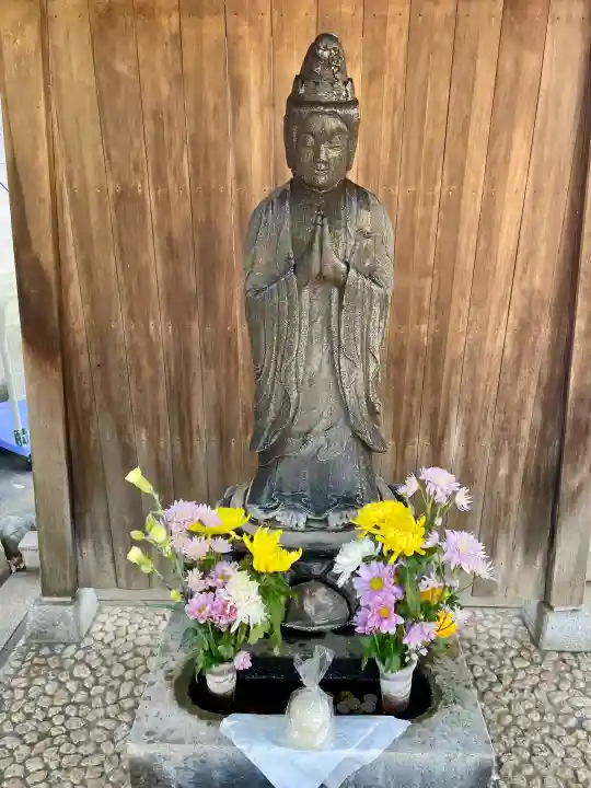 幸國寺の{uncategorized: "未分類", other: "その他", undefined: "問題あり", building: "その他建物", grave: "お墓", sacred_gate: "鳥居", guardian: "狛犬", statue: "像", buddha: "仏像", history: "歴史", nature: "自然", garden: "庭園", animal: "動物", pagoda: "塔", temizu: "手水舎", mountain_gate: "山門・神門", sanctuary: "本殿・本堂", subordinate: "末社・摂社", art: "芸術", scenery: "景色", jizo: "地蔵", ema: "絵馬", goshuin: "御朱印", omikuji: "おみくじ", items: "授与品その他", amulet: "お守り", goshuincho: "御朱印帳", eats: "食事", festival: "お祭り", votive_dance: "神楽", shichigosan: "七五三参", wedding: "結婚式", experience: "体験その他", initially: "初詣", around: "周辺", anti_infection: "感染症対策"}