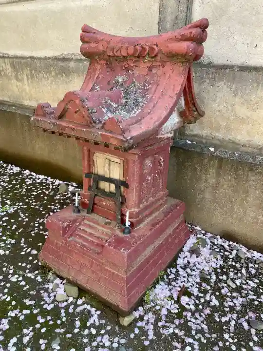 御嶽神社の{uncategorized: "未分類", other: "その他", undefined: "問題あり", building: "その他建物", grave: "お墓", sacred_gate: "鳥居", guardian: "狛犬", statue: "像", buddha: "仏像", history: "歴史", nature: "自然", garden: "庭園", animal: "動物", pagoda: "塔", temizu: "手水舎", mountain_gate: "山門・神門", sanctuary: "本殿・本堂", subordinate: "末社・摂社", art: "芸術", scenery: "景色", jizo: "地蔵", ema: "絵馬", goshuin: "御朱印", omikuji: "おみくじ", items: "授与品その他", amulet: "お守り", goshuincho: "御朱印帳", eats: "食事", festival: "お祭り", votive_dance: "神楽", shichigosan: "七五三参", wedding: "結婚式", experience: "体験その他", initially: "初詣", around: "周辺", anti_infection: "感染症対策"}
