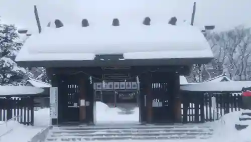 札幌護國神社の山門