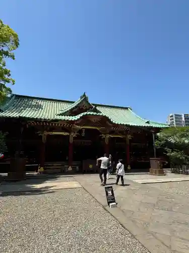 根津神社の{uncategorized: "未分類", other: "その他", undefined: "問題あり", building: "その他建物", grave: "お墓", sacred_gate: "鳥居", guardian: "狛犬", statue: "像", buddha: "仏像", history: "歴史", nature: "自然", garden: "庭園", animal: "動物", pagoda: "塔", temizu: "手水舎", mountain_gate: "山門・神門", sanctuary: "本殿・本堂", subordinate: "末社・摂社", art: "芸術", scenery: "景色", jizo: "地蔵", ema: "絵馬", goshuin: "御朱印", omikuji: "おみくじ", items: "授与品その他", amulet: "お守り", goshuincho: "御朱印帳", eats: "食事", festival: "お祭り", votive_dance: "神楽", shichigosan: "七五三参", wedding: "結婚式", experience: "体験その他", initially: "初詣", around: "周辺", anti_infection: "感染症対策"}