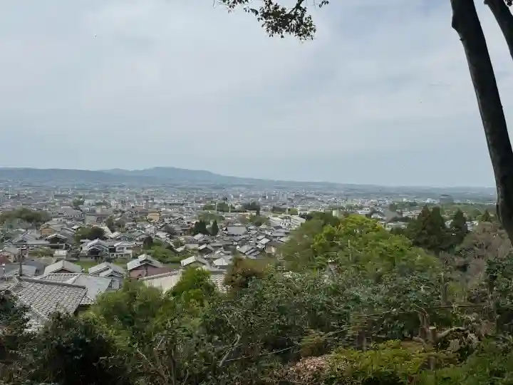 白毫寺の{uncategorized: "未分類", other: "その他", undefined: "問題あり", building: "その他建物", grave: "お墓", sacred_gate: "鳥居", guardian: "狛犬", statue: "像", buddha: "仏像", history: "歴史", nature: "自然", garden: "庭園", animal: "動物", pagoda: "塔", temizu: "手水舎", mountain_gate: "山門・神門", sanctuary: "本殿・本堂", subordinate: "末社・摂社", art: "芸術", scenery: "景色", jizo: "地蔵", ema: "絵馬", goshuin: "御朱印", omikuji: "おみくじ", items: "授与品その他", amulet: "お守り", goshuincho: "御朱印帳", eats: "食事", festival: "お祭り", votive_dance: "神楽", shichigosan: "七五三参", wedding: "結婚式", experience: "体験その他", initially: "初詣", around: "周辺", anti_infection: "感染症対策"}