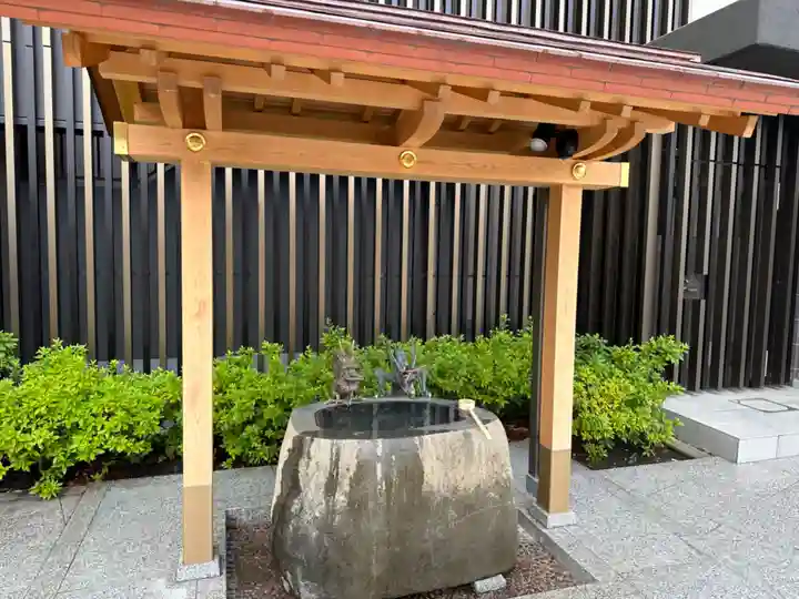 駒込妙義神社の手水舎