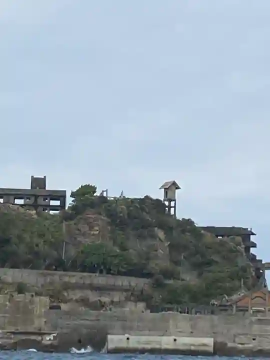 端島神社の{uncategorized: "未分類", other: "その他", undefined: "問題あり", building: "その他建物", grave: "お墓", sacred_gate: "鳥居", guardian: "狛犬", statue: "像", buddha: "仏像", history: "歴史", nature: "自然", garden: "庭園", animal: "動物", pagoda: "塔", temizu: "手水舎", mountain_gate: "山門・神門", sanctuary: "本殿・本堂", subordinate: "末社・摂社", art: "芸術", scenery: "景色", jizo: "地蔵", ema: "絵馬", goshuin: "御朱印", omikuji: "おみくじ", items: "授与品その他", amulet: "お守り", goshuincho: "御朱印帳", eats: "食事", festival: "お祭り", votive_dance: "神楽", shichigosan: "七五三参", wedding: "結婚式", experience: "体験その他", initially: "初詣", around: "周辺", anti_infection: "感染症対策"}