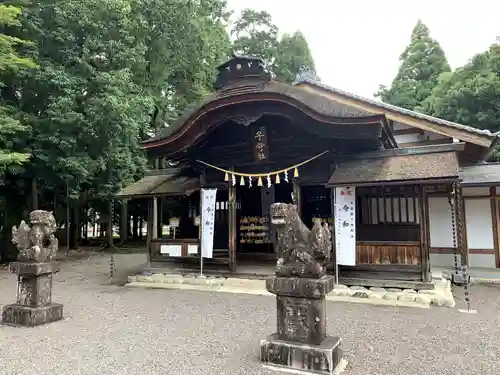子守神社の本殿・本堂