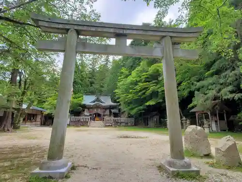 湯泉神社の鳥居