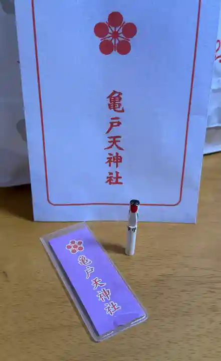 亀戸天神社の{uncategorized: "未分類", other: "その他", undefined: "問題あり", building: "その他建物", grave: "お墓", sacred_gate: "鳥居", guardian: "狛犬", statue: "像", buddha: "仏像", history: "歴史", nature: "自然", garden: "庭園", animal: "動物", pagoda: "塔", temizu: "手水舎", mountain_gate: "山門・神門", sanctuary: "本殿・本堂", subordinate: "末社・摂社", art: "芸術", scenery: "景色", jizo: "地蔵", ema: "絵馬", goshuin: "御朱印", omikuji: "おみくじ", items: "授与品その他", amulet: "お守り", goshuincho: "御朱印帳", eats: "食事", festival: "お祭り", votive_dance: "神楽", shichigosan: "七五三参", wedding: "結婚式", experience: "体験その他", initially: "初詣", around: "周辺", anti_infection: "感染症対策"}