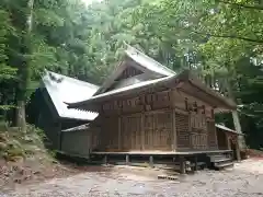 白山神社の本殿