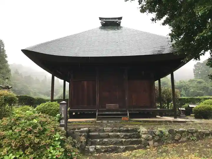 盛蓮寺の本殿・本堂