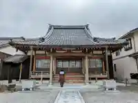 西法寺の本殿・本堂